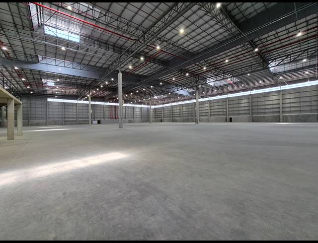 18,756M² WAREHOUSE TO LET IN LONGLAKE
